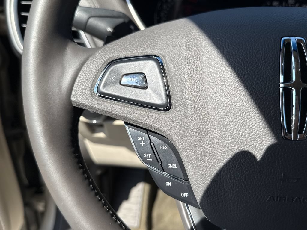 Used 2017 Lincoln MKX Reserve AWD/4WD image 24