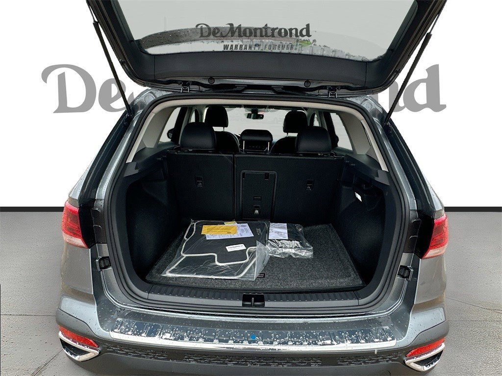 Used 2024 Volkswagen Taos SE image 29