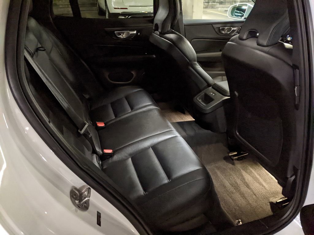 Certified 2024 Volvo V60 B5 Cross Country Plus image 25