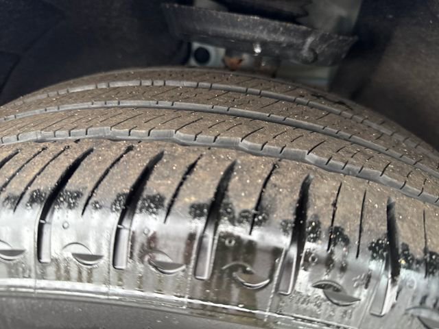 Used 2023 Chevrolet Equinox Premier AWD/4WD image 32