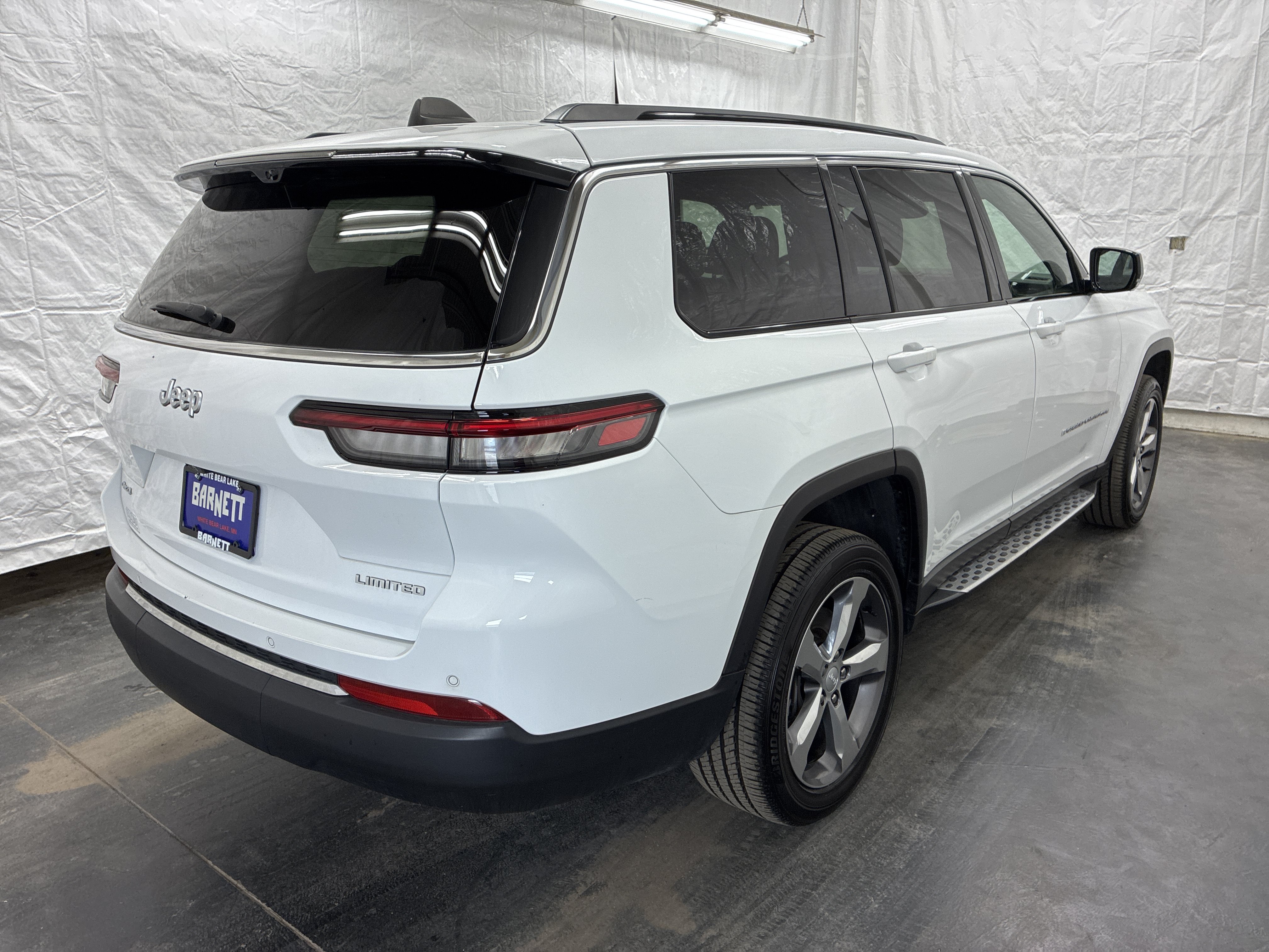 Certified 2024 Jeep Grand Cherokee L Limited w/ Luxury Tech Group II AWD/4WD image 5