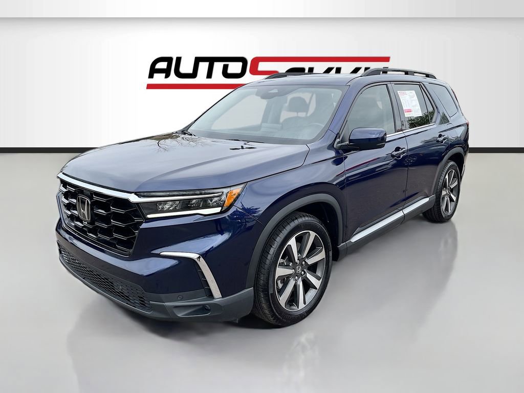 Used 2025 Honda Pilot Touring image 3