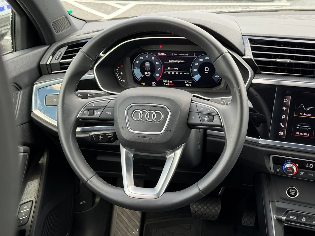Certified 2025 Audi Q3 2.0T Premium w/ Convenience Package AWD/4WD image 22