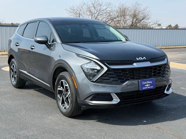 Used 2023 Kia Sportage LX image 1