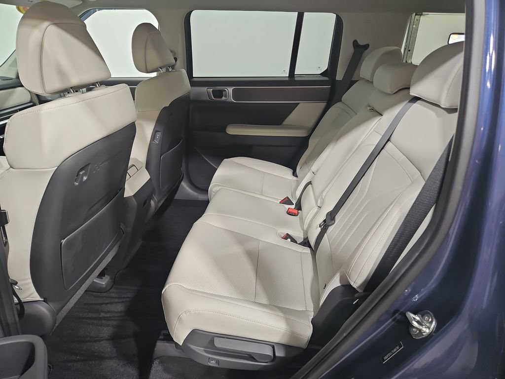 Certified 2025 Hyundai Santa Fe SEL image 25