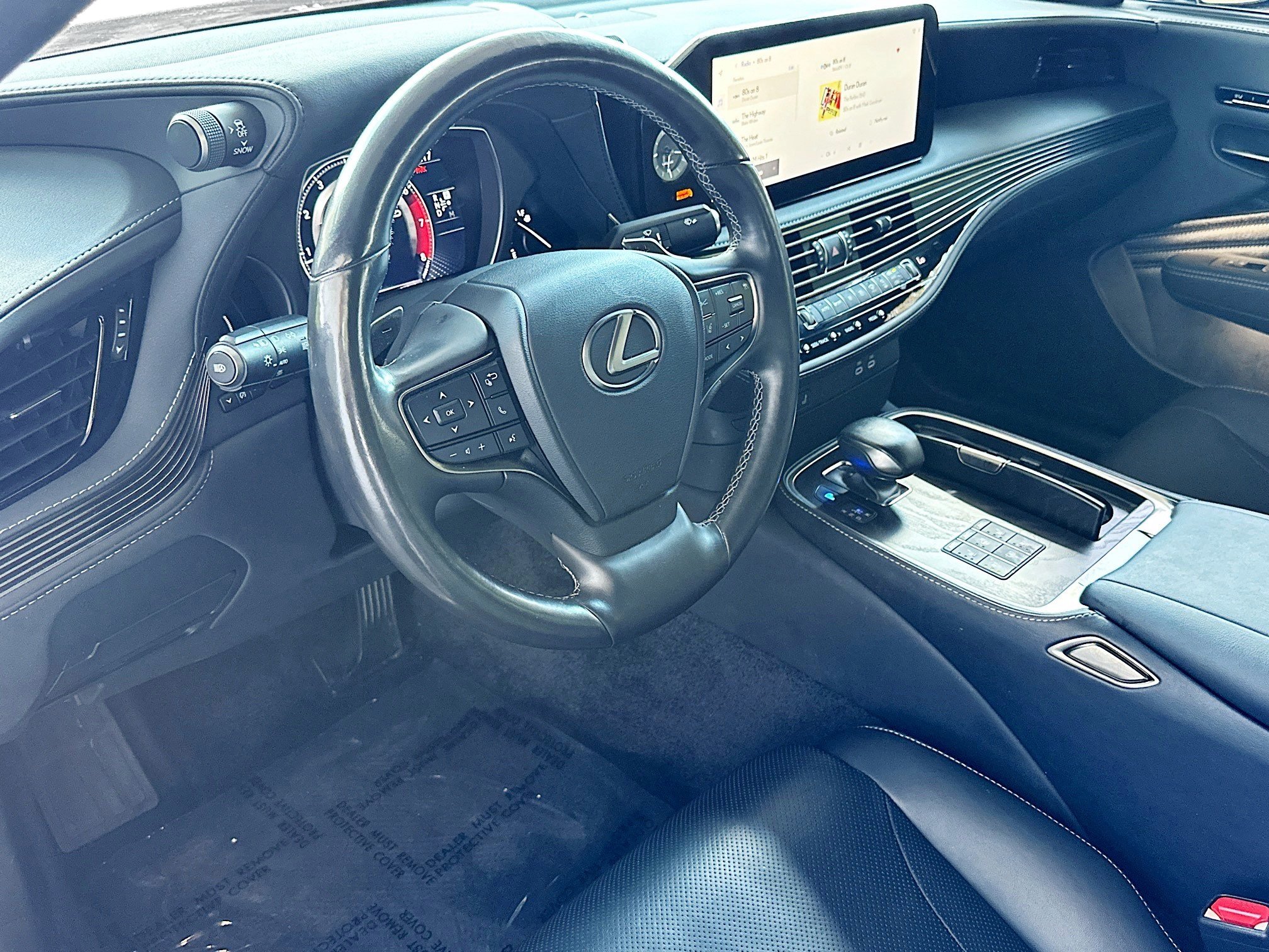 Used 2023 Lexus LS 500 w/ Accessory Package (Z2) RWD image 8