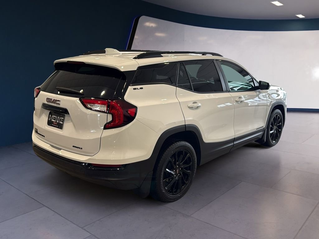 Used 2023 GMC Terrain SLE w/ Driver Convenience Package image 7