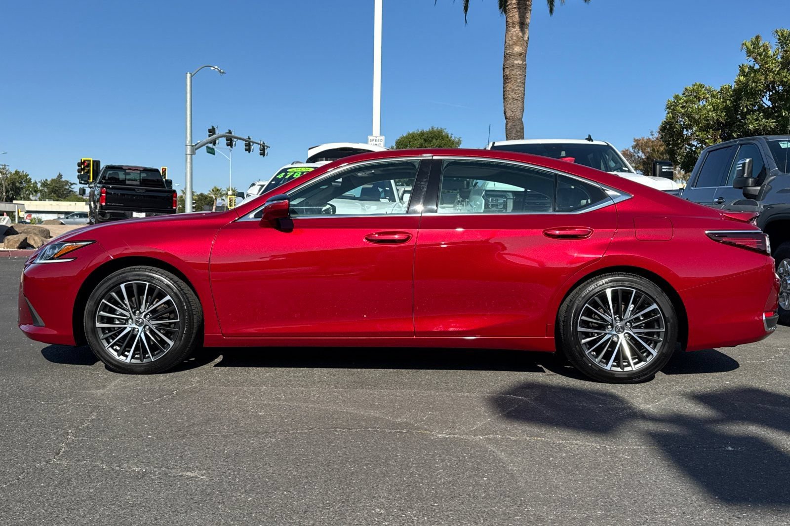 Used 2024 Lexus ES 300h w/ Premium Package FWD image 8