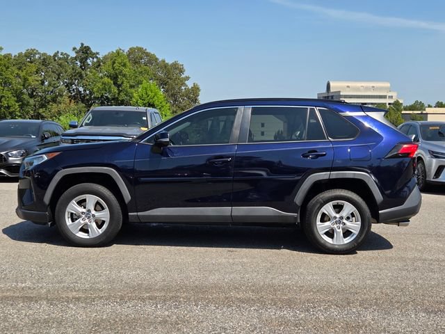 Used 2020 Toyota RAV4 XLE FWD image 2