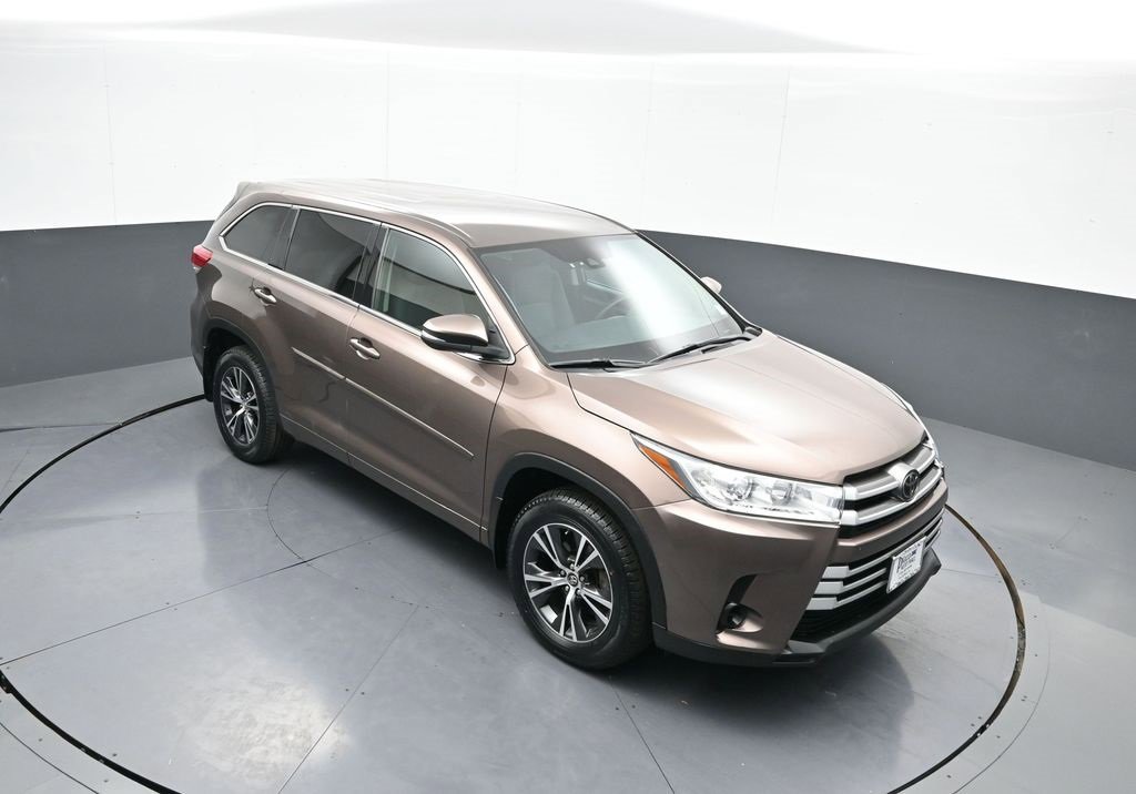Certified 2018 Toyota Highlander LE image 36