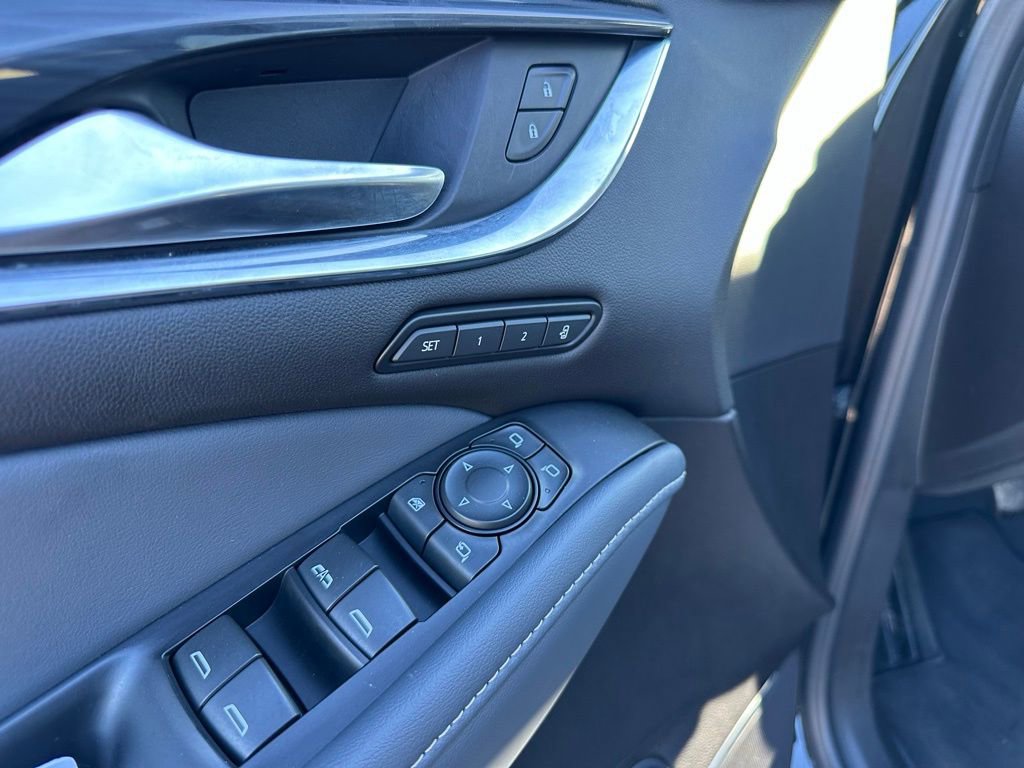 Used 2021 Buick Enclave Premium w/ Sun and Sites Package image 11