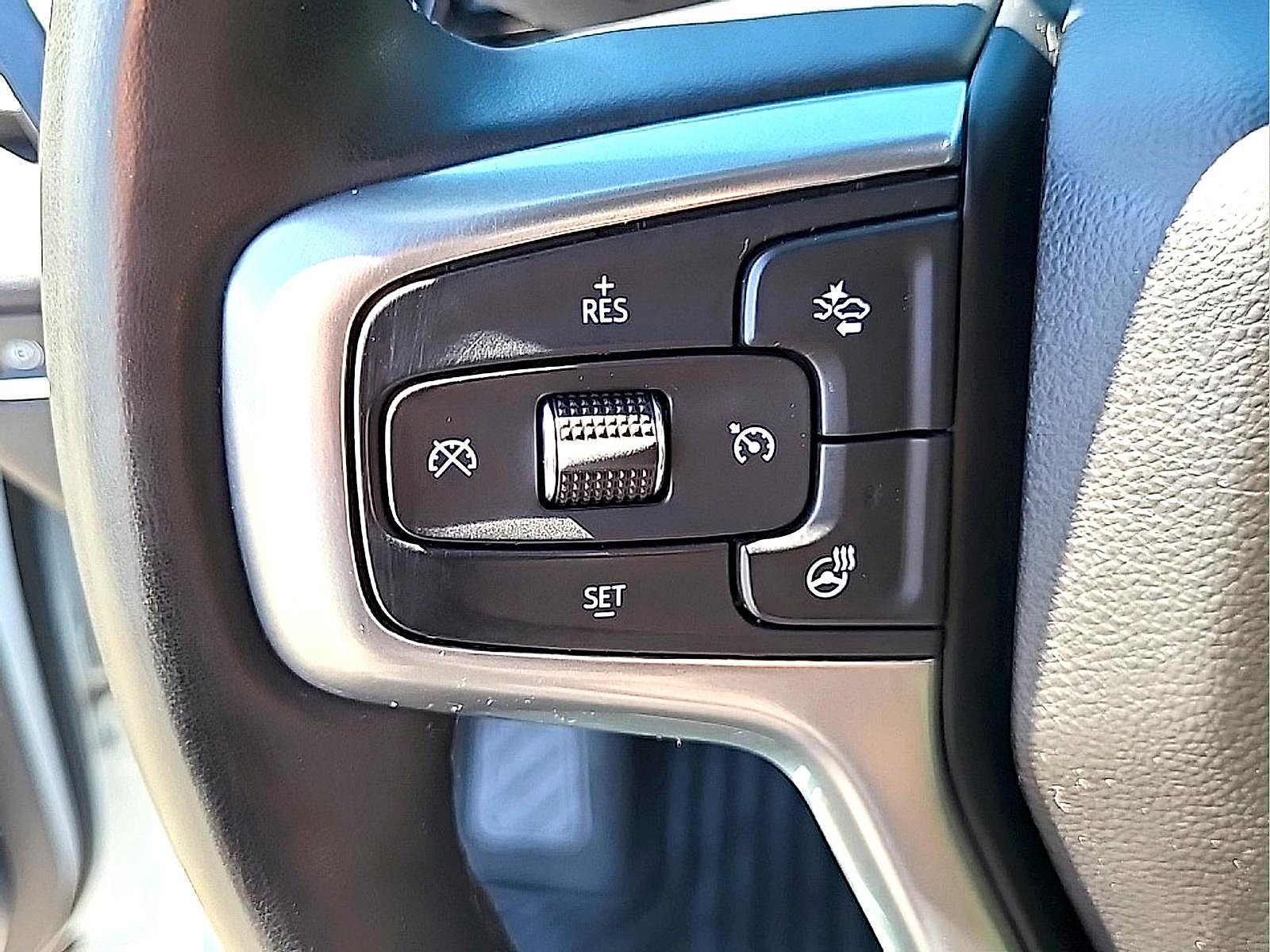 Used 2024 Chevrolet Silverado 2500 LTZ AWD/4WD image 17