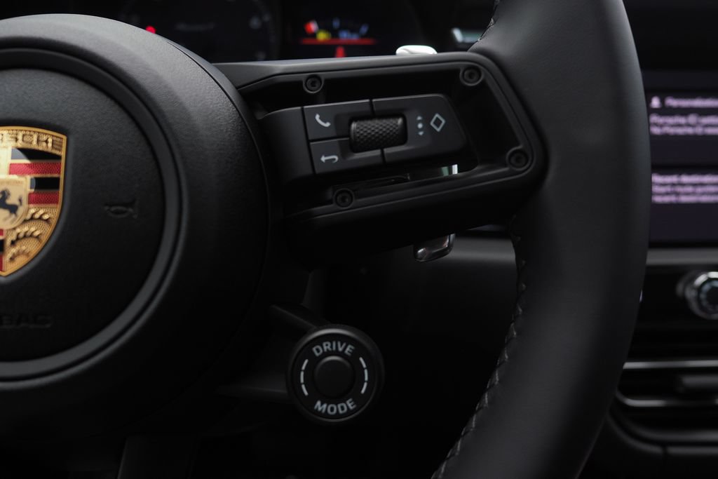 New 2026 Porsche Macan AWD/4WD image 17