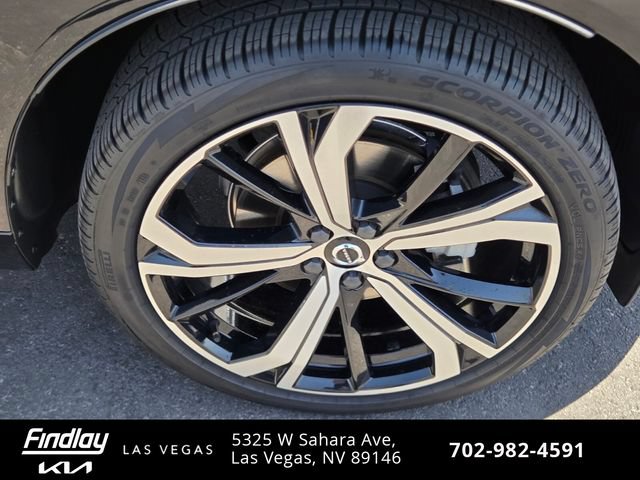Used 2023 Volvo XC60 B5 Ultimate w/ Protection Package Premier FWD image 11