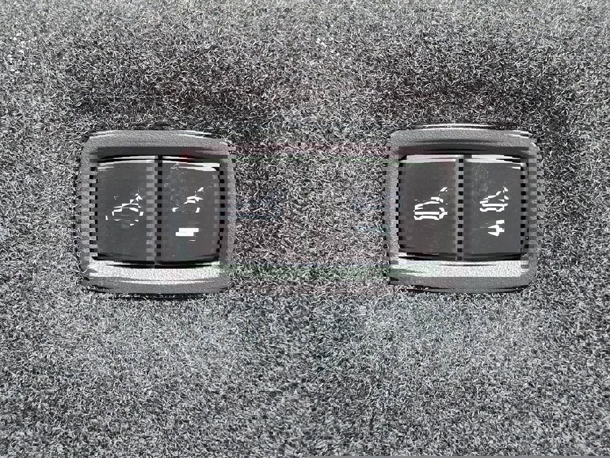 Used 2024 Audi e-tron GT Premium Plus w/ Performance Package image 73