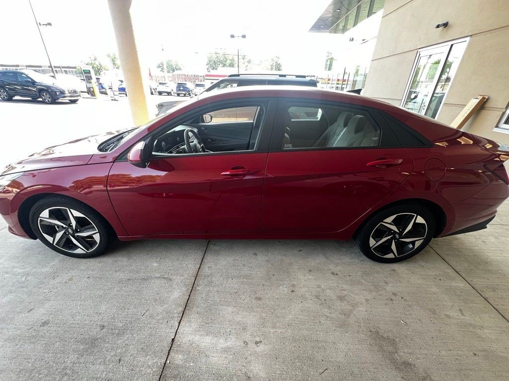 Certified 2023 Hyundai Elantra SEL w/ Convenience Package FWD image 8