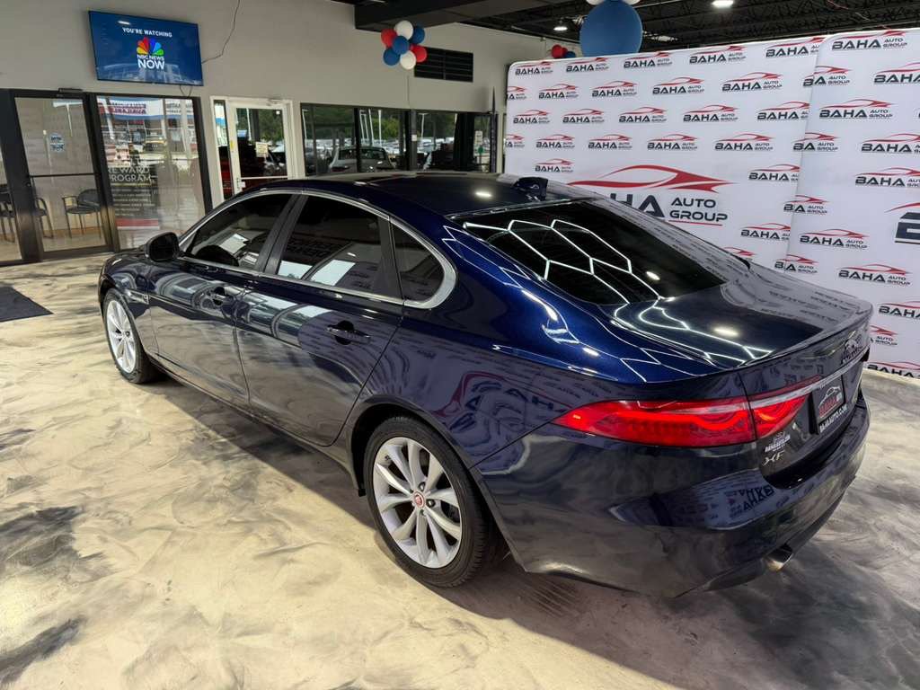 Used 2018 Jaguar XF Premium AWD/4WD image 9