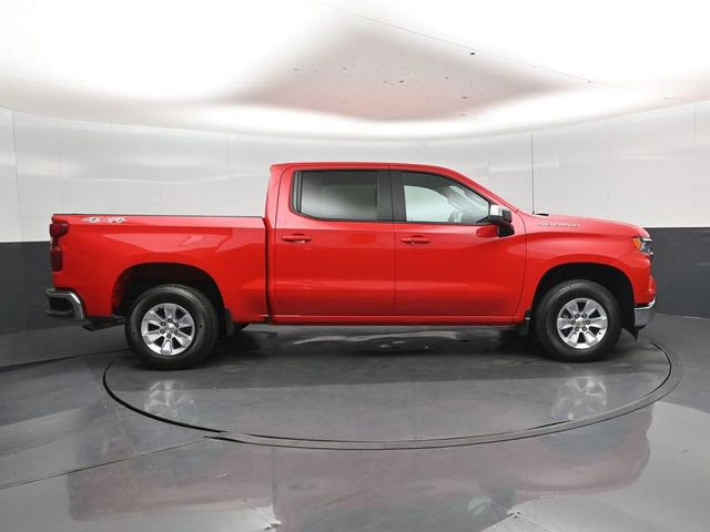 Used 2025 Chevrolet Silverado 1500 LT image 2