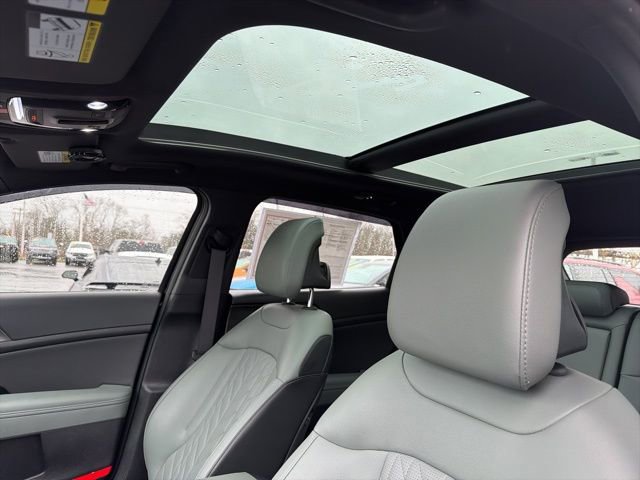 Used 2025 Kia Sportage X-Line w/ Premium Package image 13