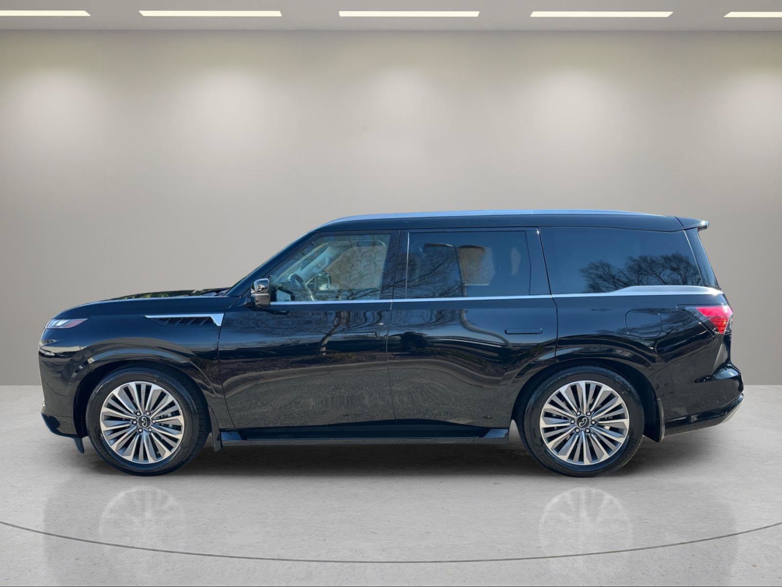 New 2026 INFINITI QX80 Luxe w/ Cargo Package RWD image 2