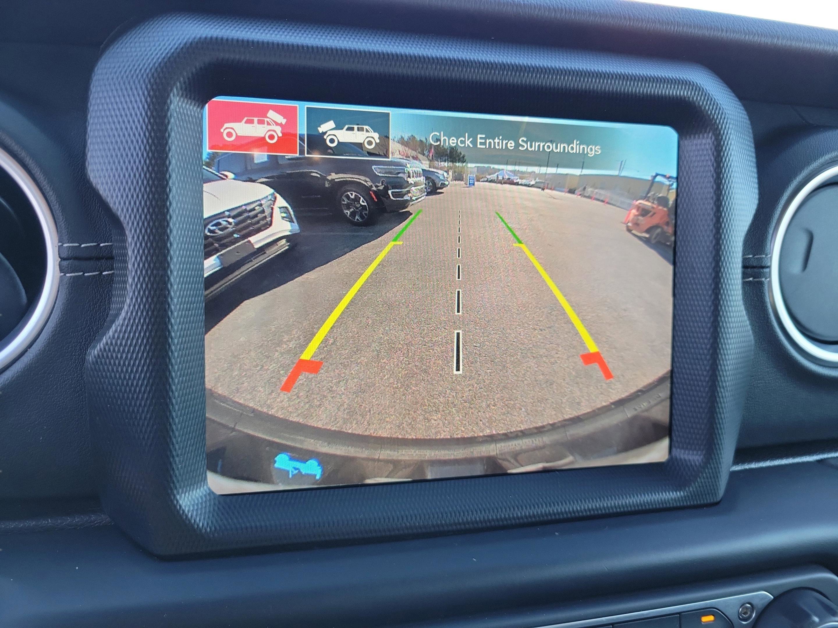 Used 2023 Jeep Wrangler Unlimited Sahara w/ Cold Weather Group image 27