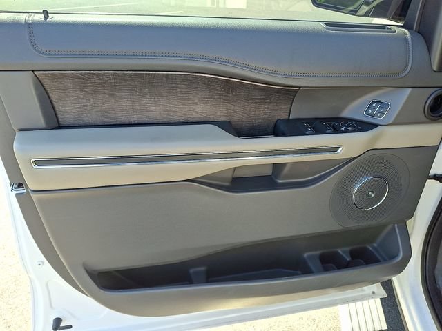 Used 2019 Ford Expedition Limited w/ Equipment Group 301A RWD image 10