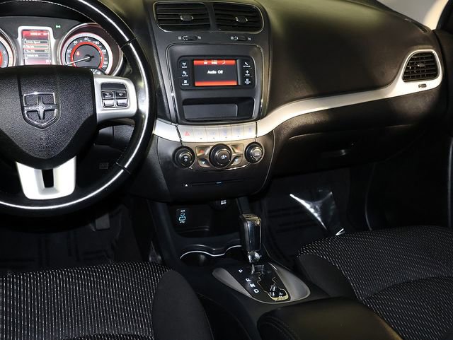 Used 2019 Dodge Journey SE w/ Connectivity Group FWD image 16