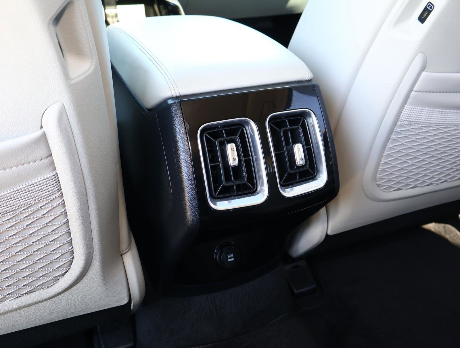 Used 2025 Kia Sorento SX image 14