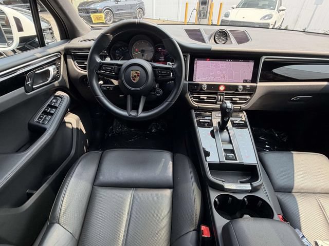 Certified 2023 Porsche Macan S AWD/4WD image 6