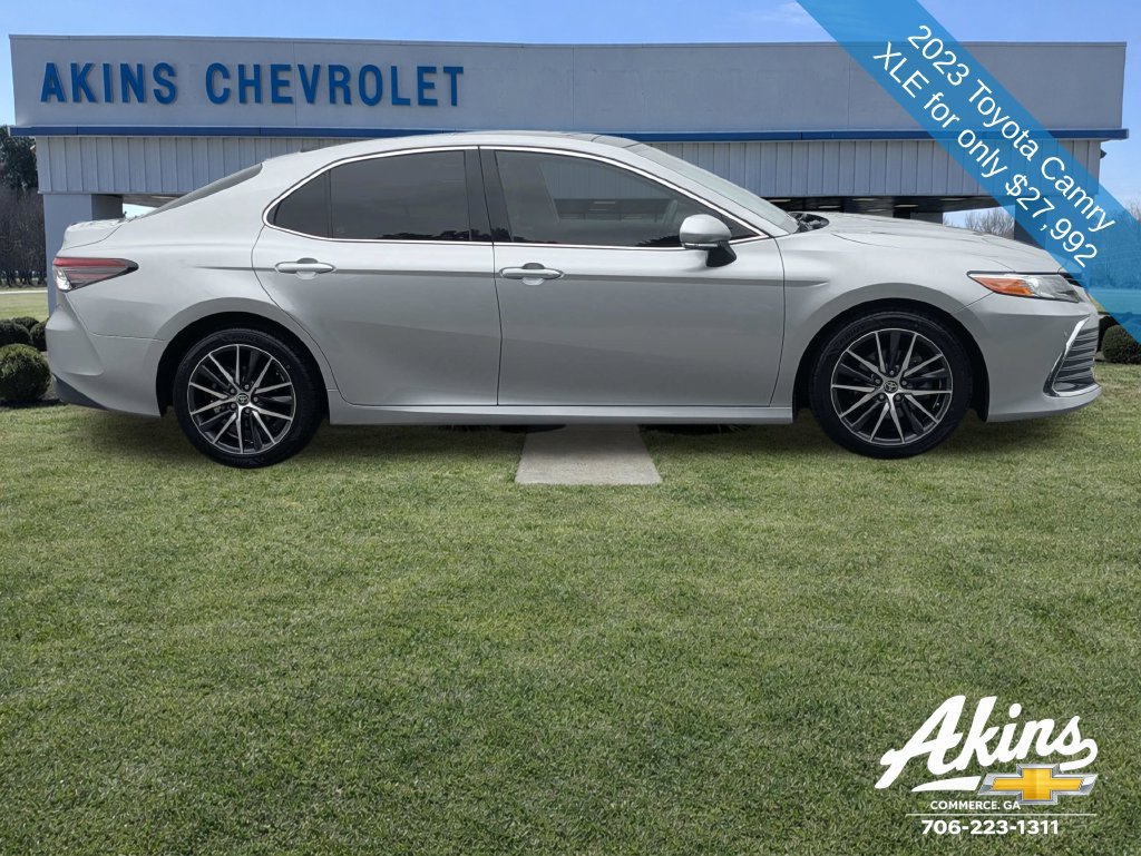 Used 2023 Toyota Camry XLE w/ Navigation Package FWD image 3