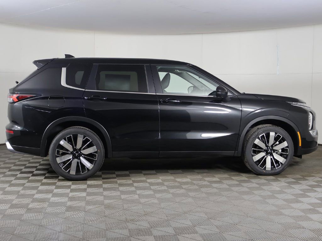 New 2026 Mitsubishi Outlander SE image 20