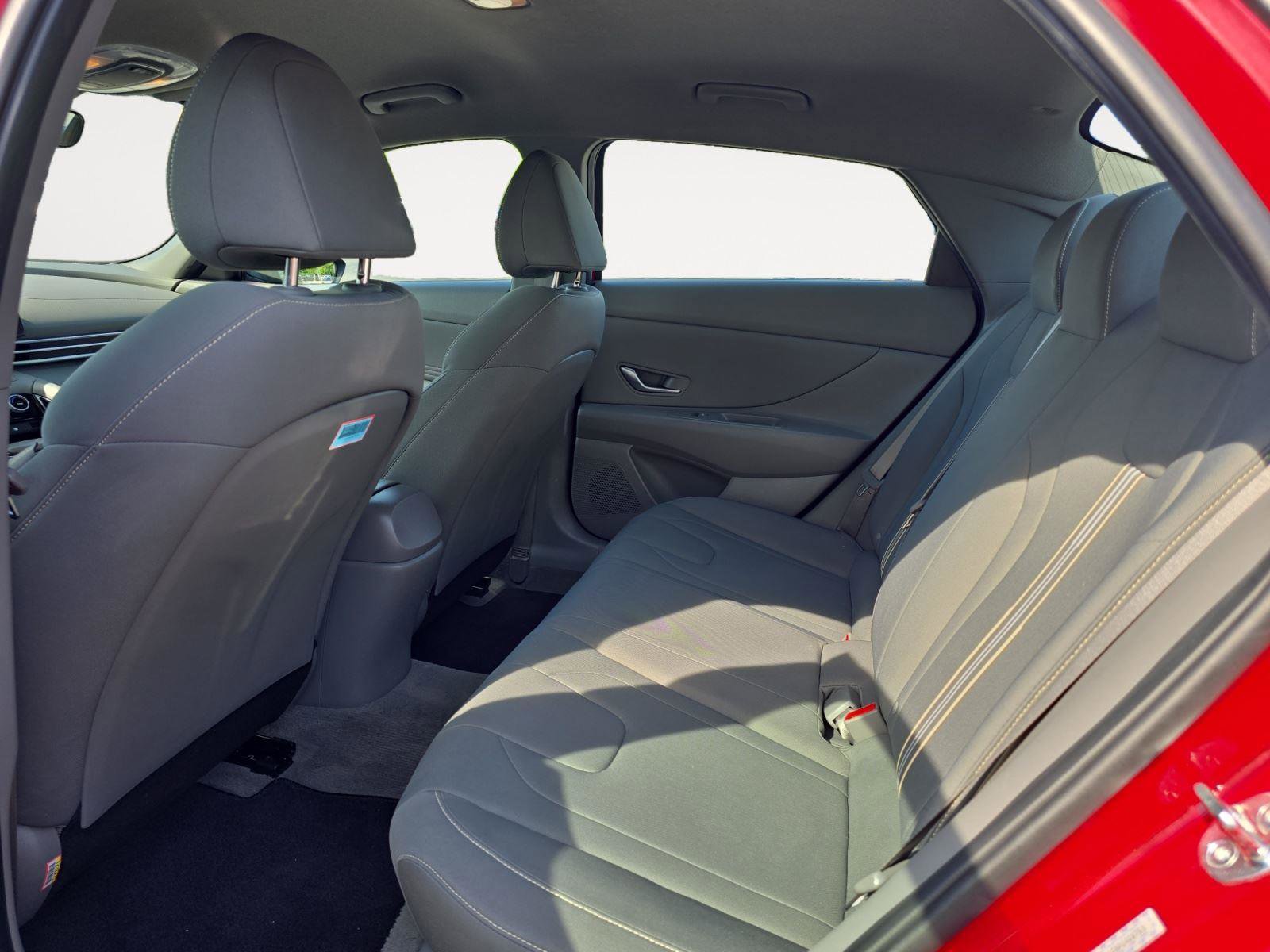 Used 2023 Hyundai Elantra SEL w/ Convenience Package FWD image 18