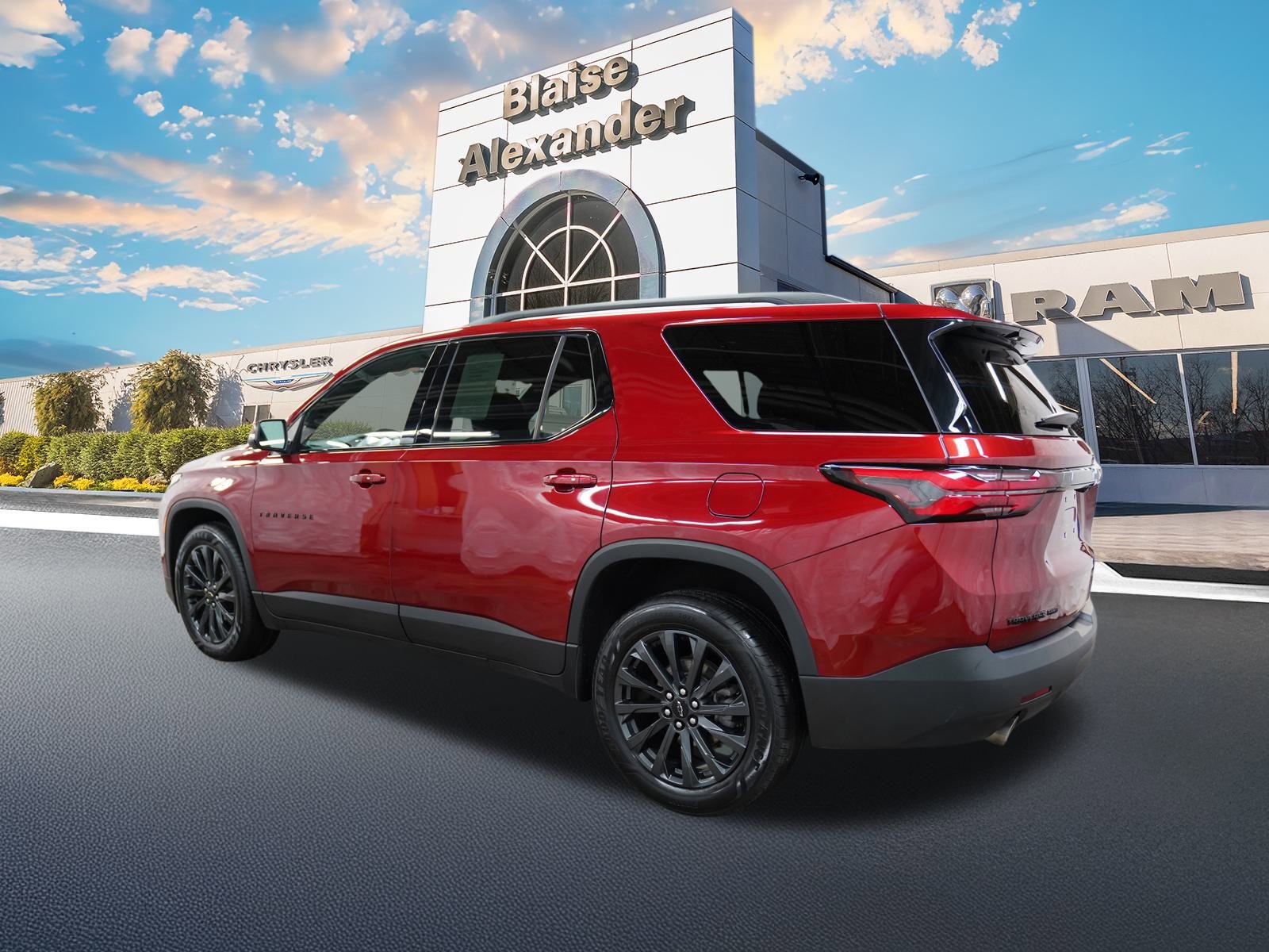 Used 2023 Chevrolet Traverse RS image 12