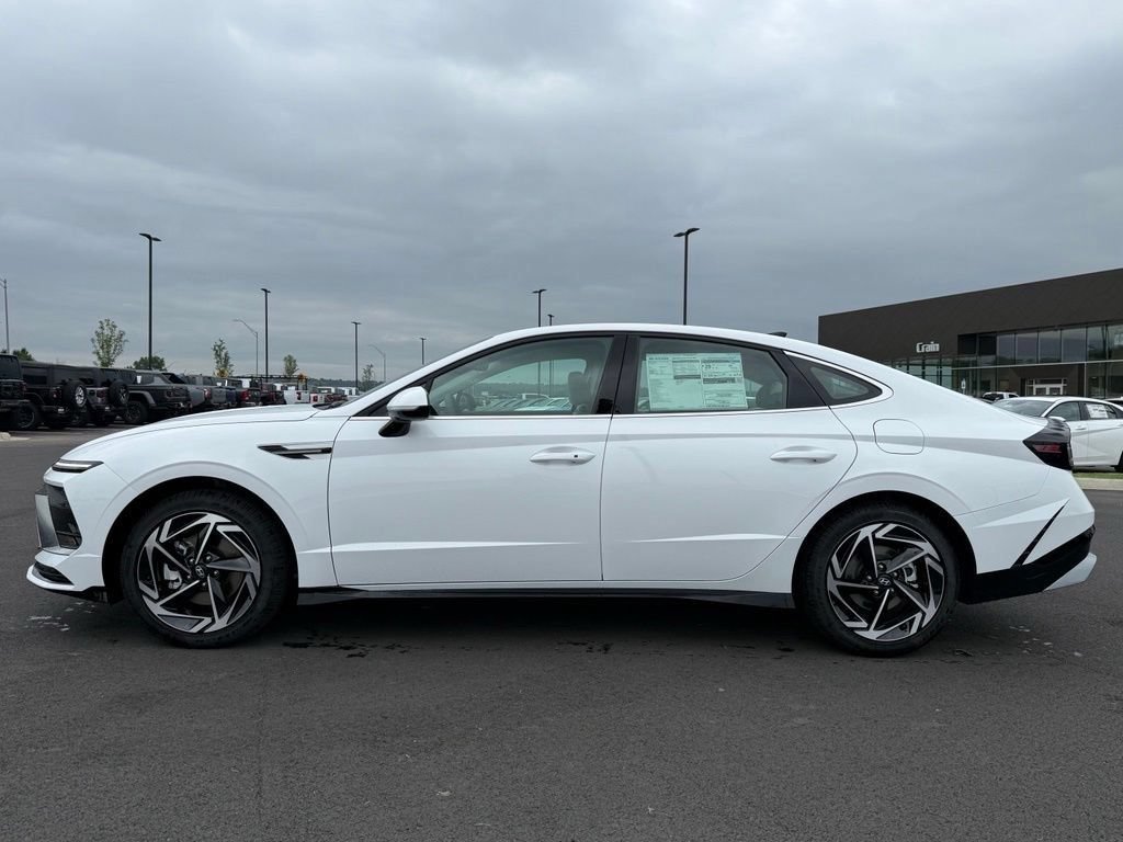Certified 2026 Hyundai Sonata SEL FWD image 8
