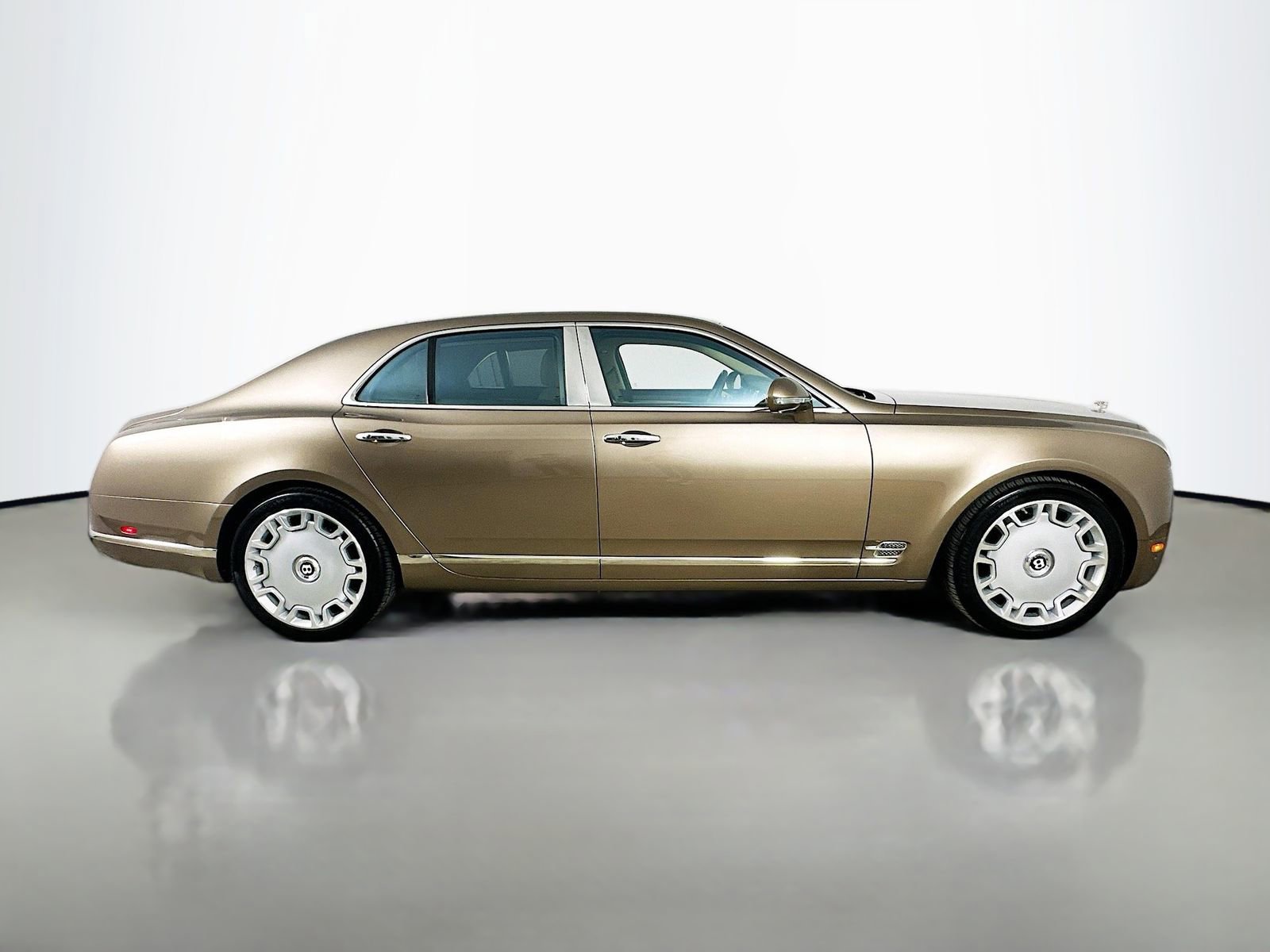 Used 2011 Bentley Mulsanne RWD image 4