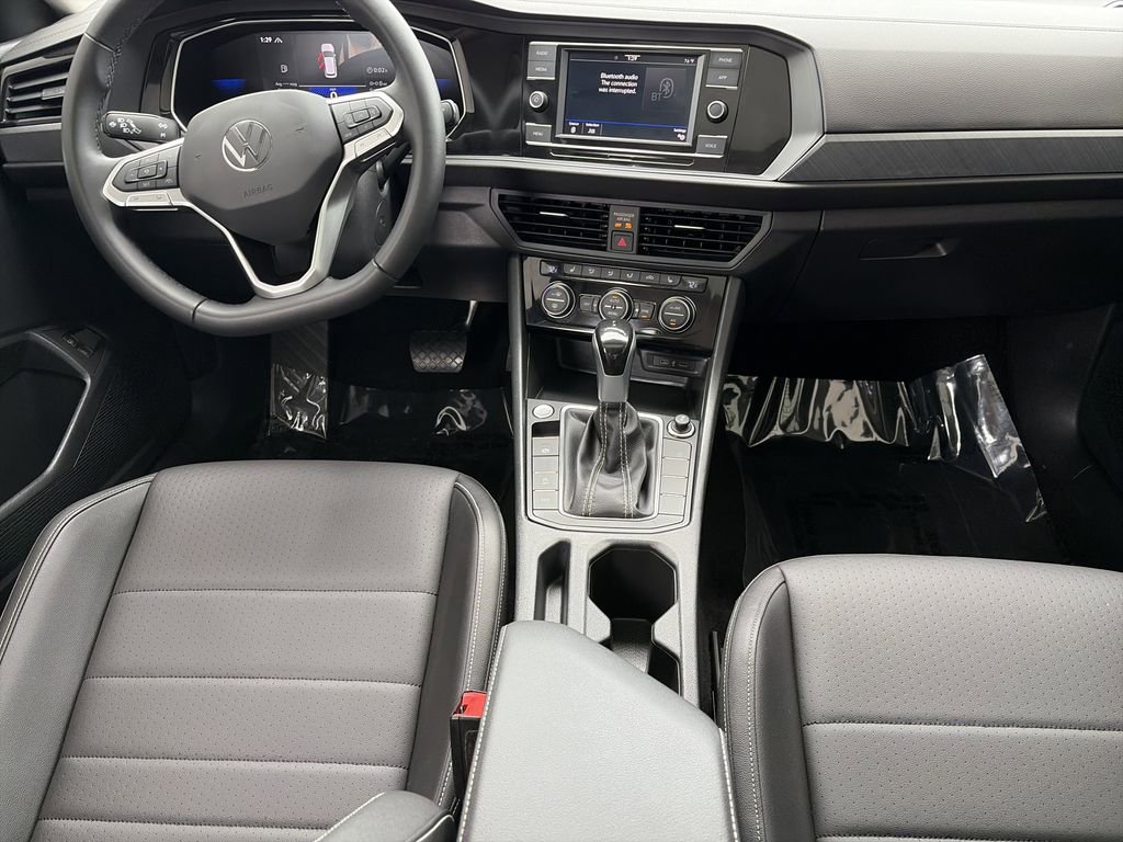 Used 2023 Volkswagen Jetta SE FWD image 16