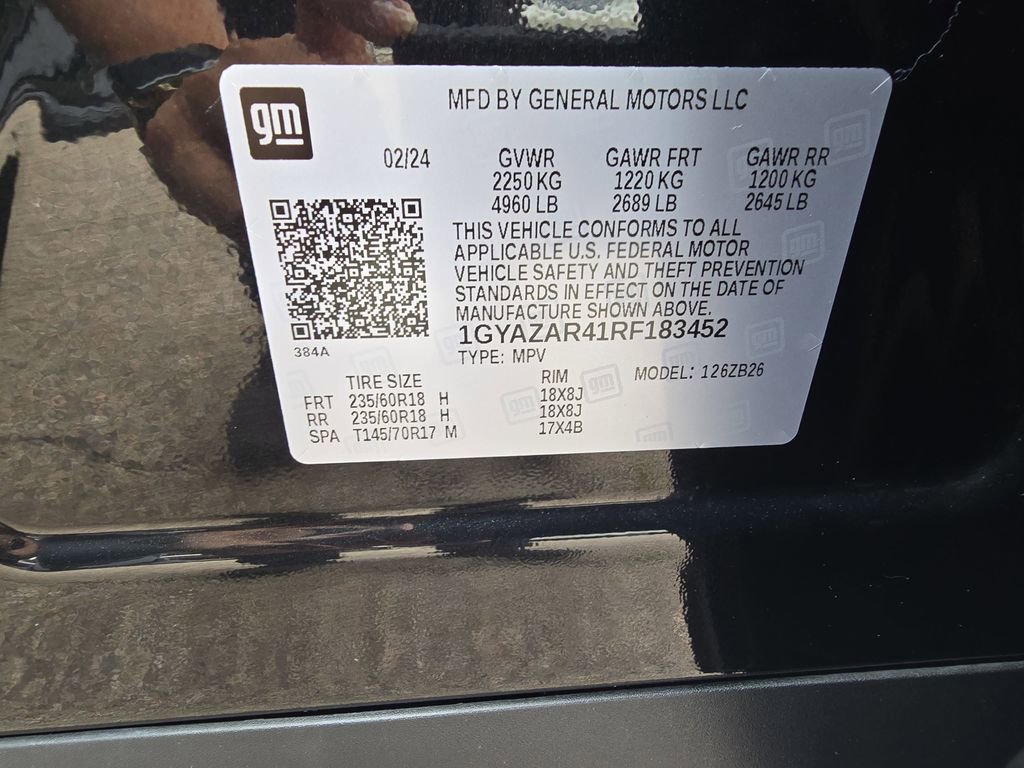 Used 2024 Cadillac XT4 Luxury w/ Cold Weather Package FWD image 35
