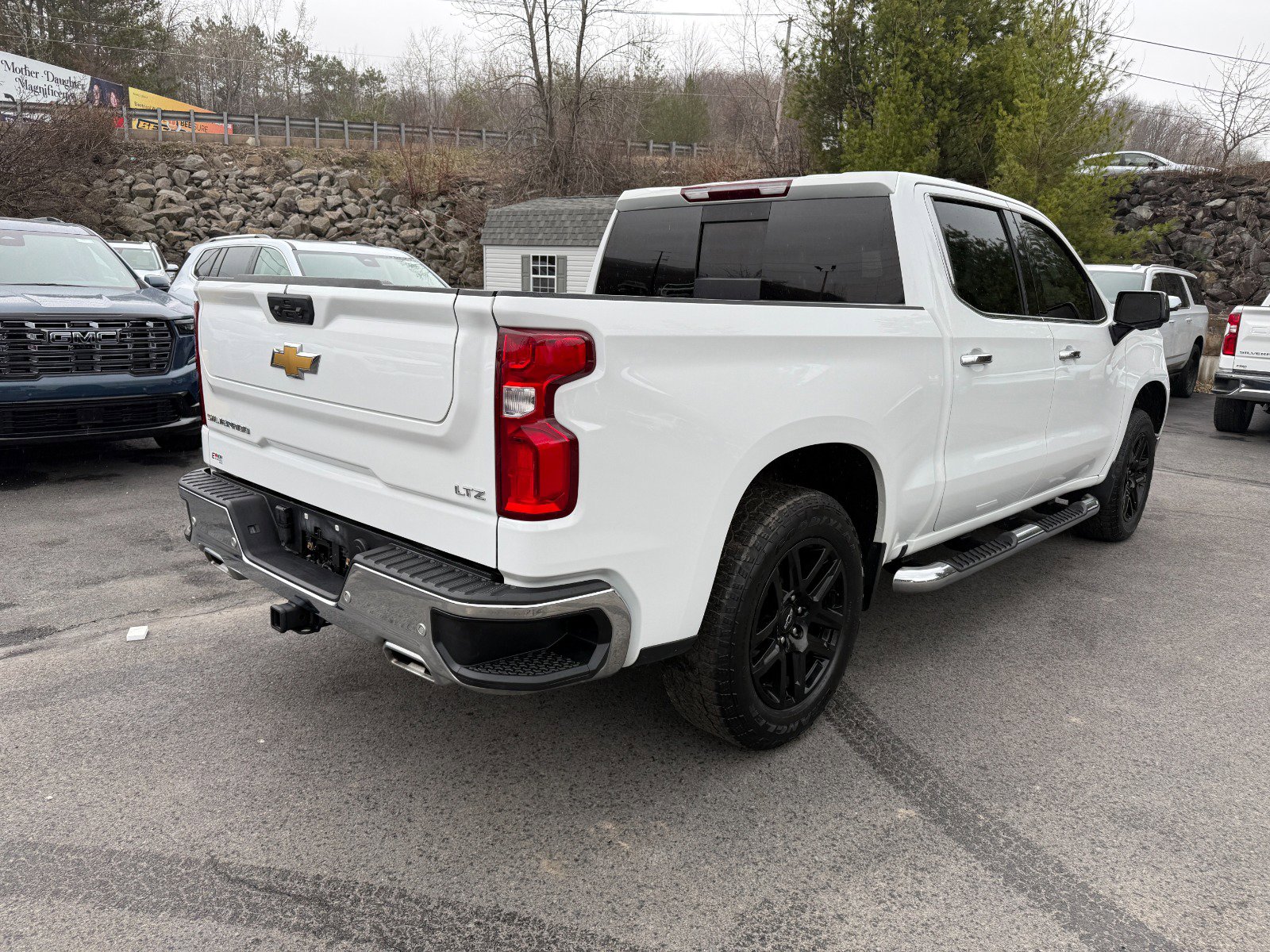 Used 2022 Chevrolet Silverado 1500 LTZ w/ LTZ Premium Package image 5