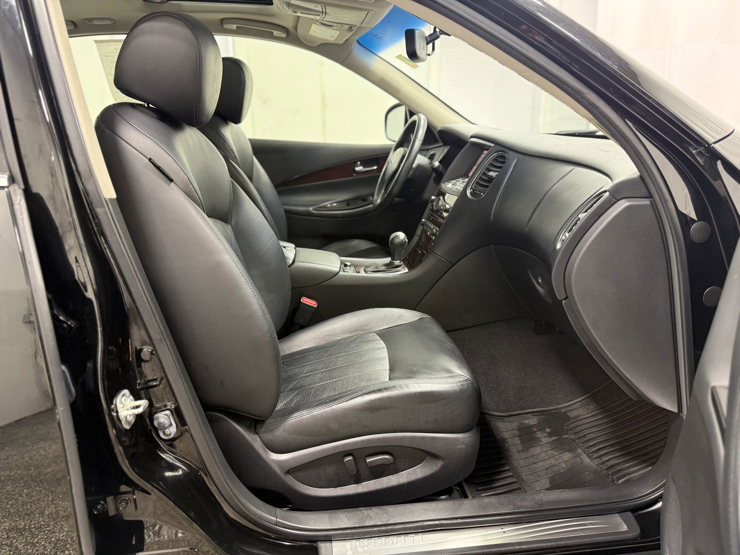 Used 2015 INFINITI QX50 Journey image 27