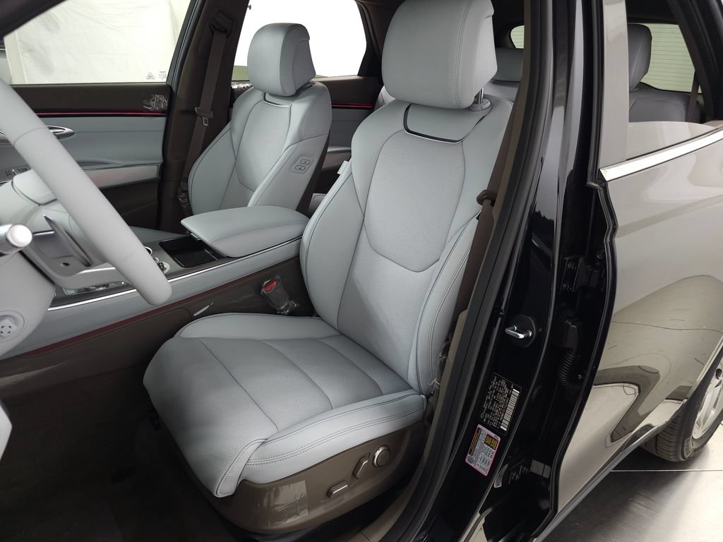 New 2026 Genesis GV70 2.5T Advanced AWD/4WD image 12