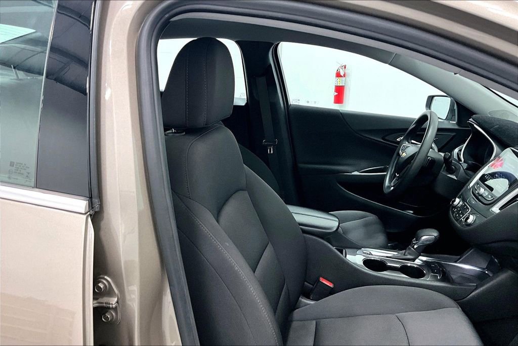 Used 2023 Chevrolet Malibu LT w/ Driver Confidence Package FWD image 7