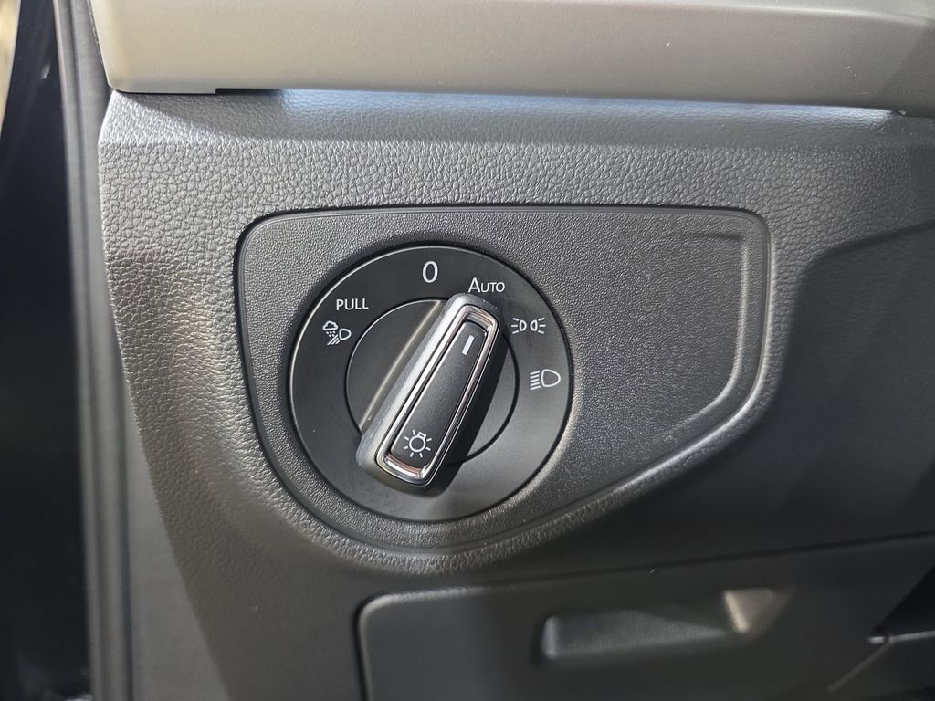 Used 2022 Volkswagen Atlas SEL Premium image 25