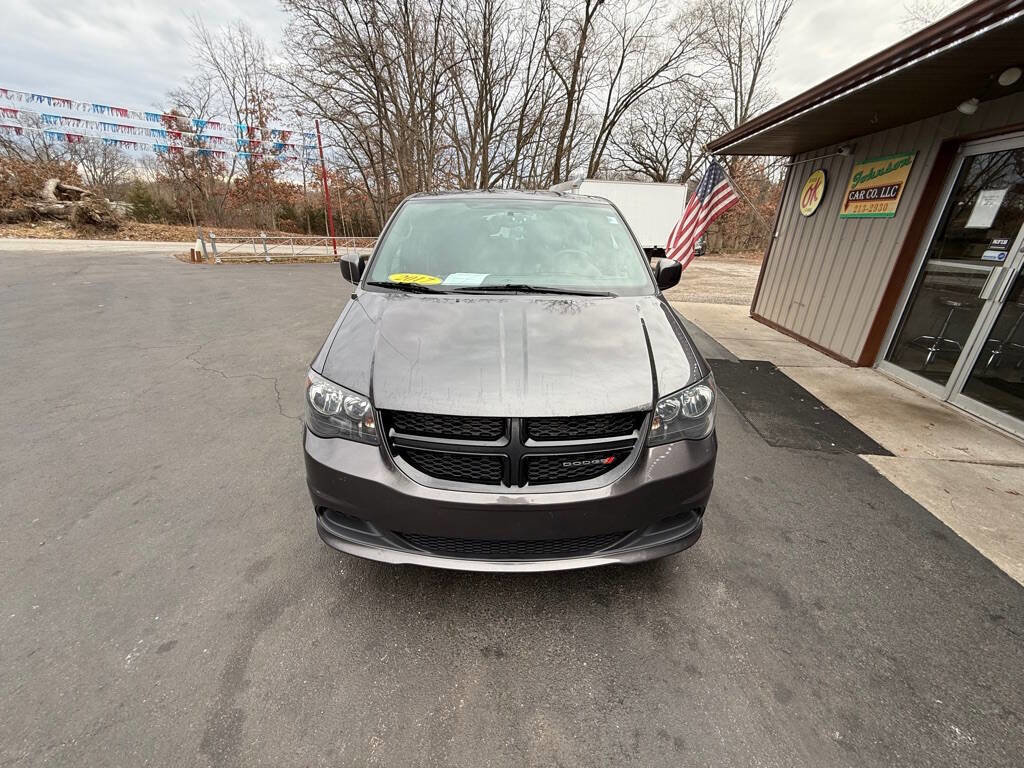 Used 2017 Dodge Grand Caravan SE image 4