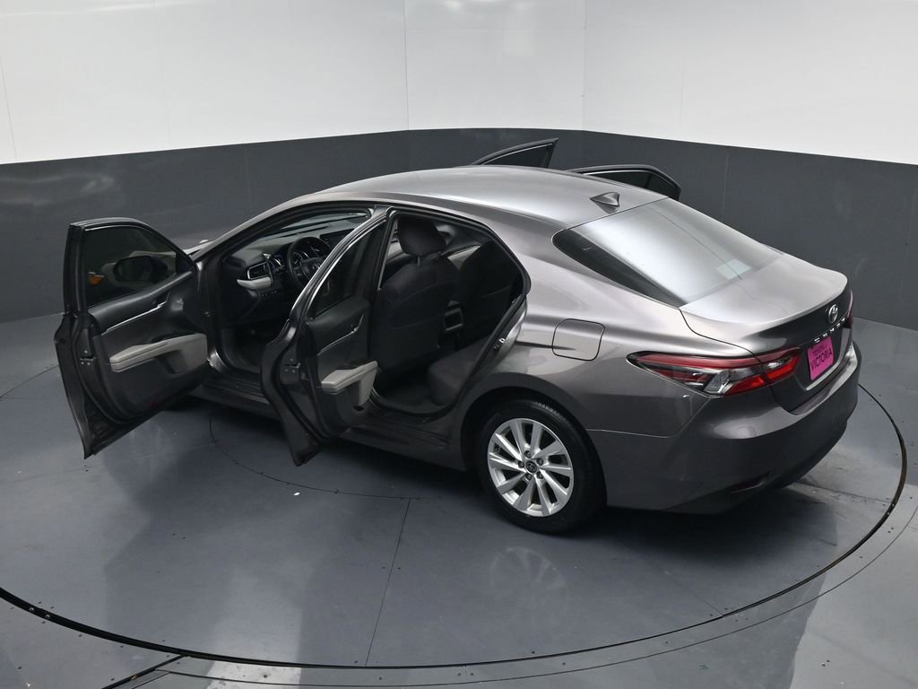 Used 2023 Toyota Camry LE image 20