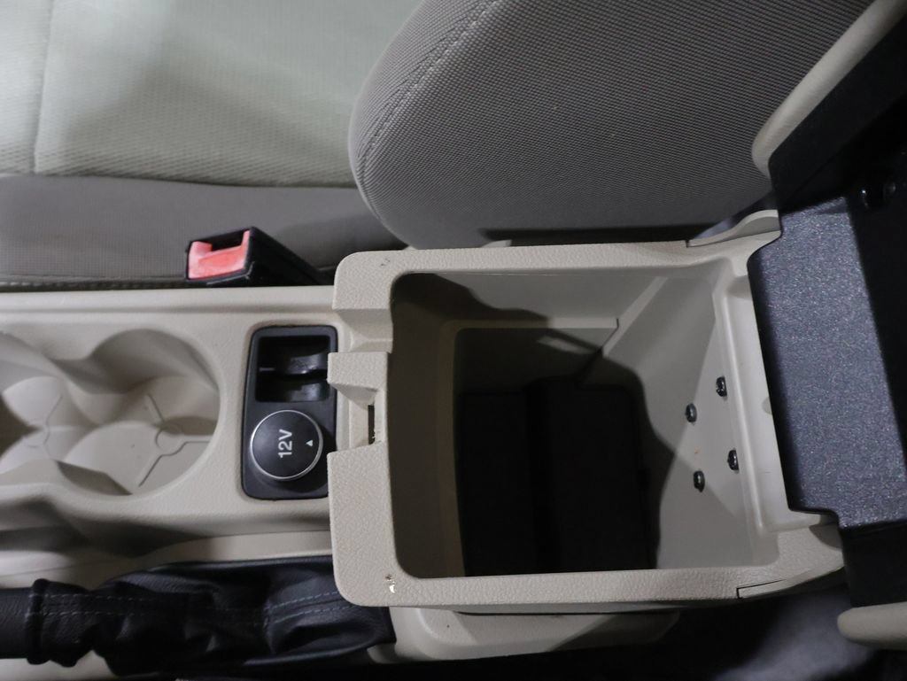 Used 2012 Ford Focus SE FWD image 32