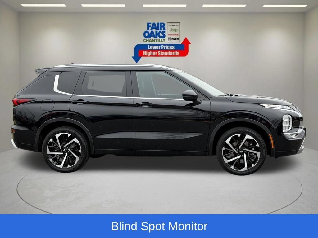 Used 2023 Mitsubishi Outlander SEL AWD/4WD image 5