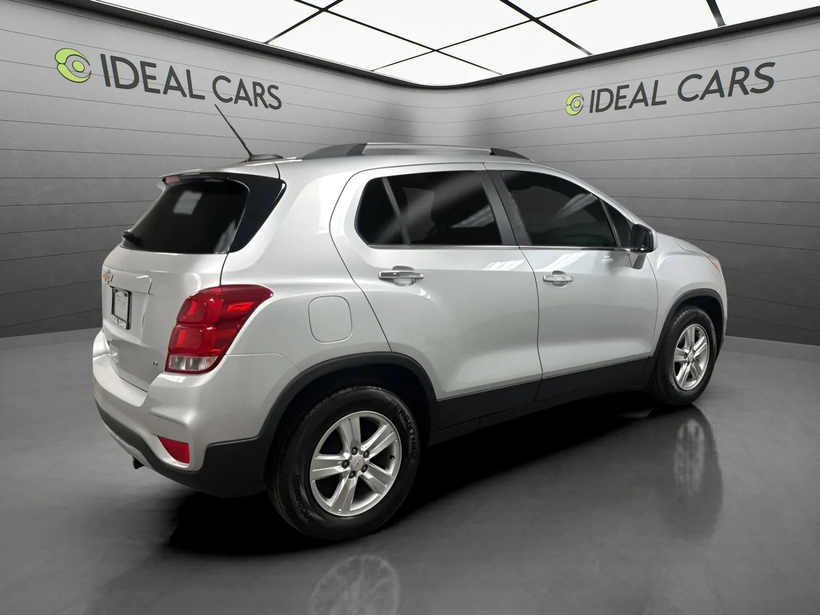 Used 2018 Chevrolet Trax LT w/ LT Convenience Package FWD image 5