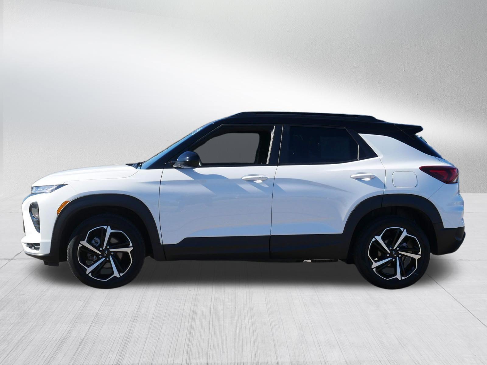 Used 2023 Chevrolet TrailBlazer RS w/ Sun and Liftgate Package AWD/4WD image 4