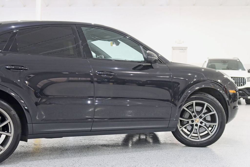 Used 2022 Porsche Cayenne S AWD/4WD image 11