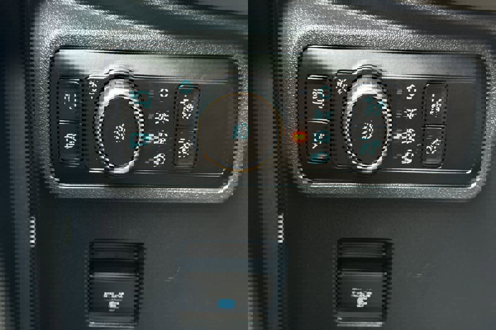 Used 2023 Ford Bronco Badlands image 32